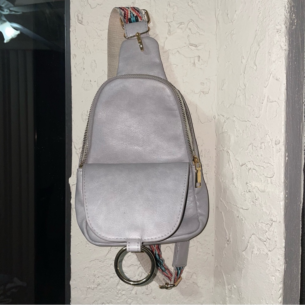 Chic Silver Leather Backpack With Patterned Strap - image 4